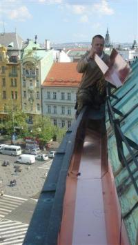 Klempířské práce Praha – oprava okapu 